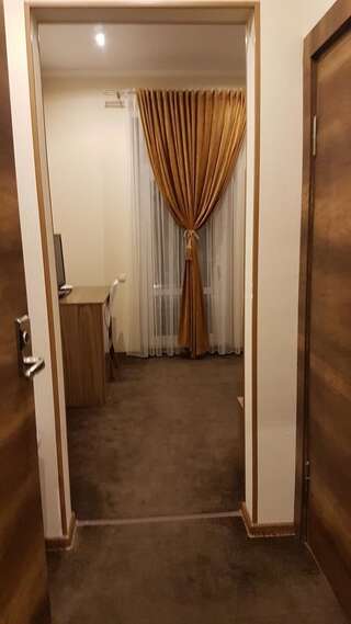 Отель Бутик Отель «Аимара» Гагра Двухместный номер с 1 кроватью и балконом-3